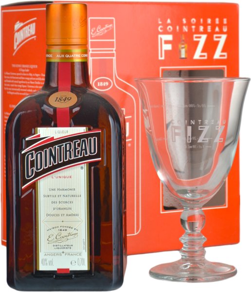 Cointreau 70cl + Glass Gift Set